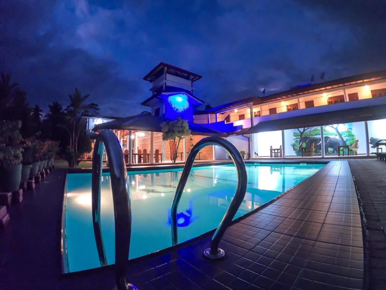 Villa 4U Bentota Buitenkant foto
